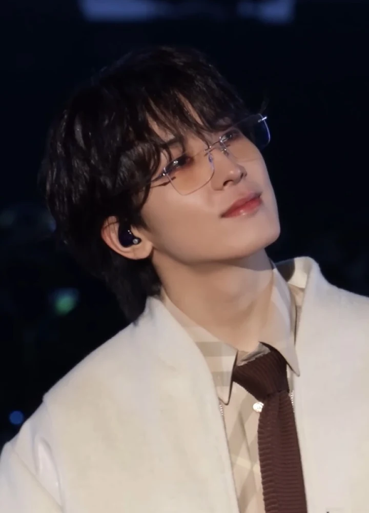 SEVENTEEN 원우 FML Apple Music Pre-order Benefit